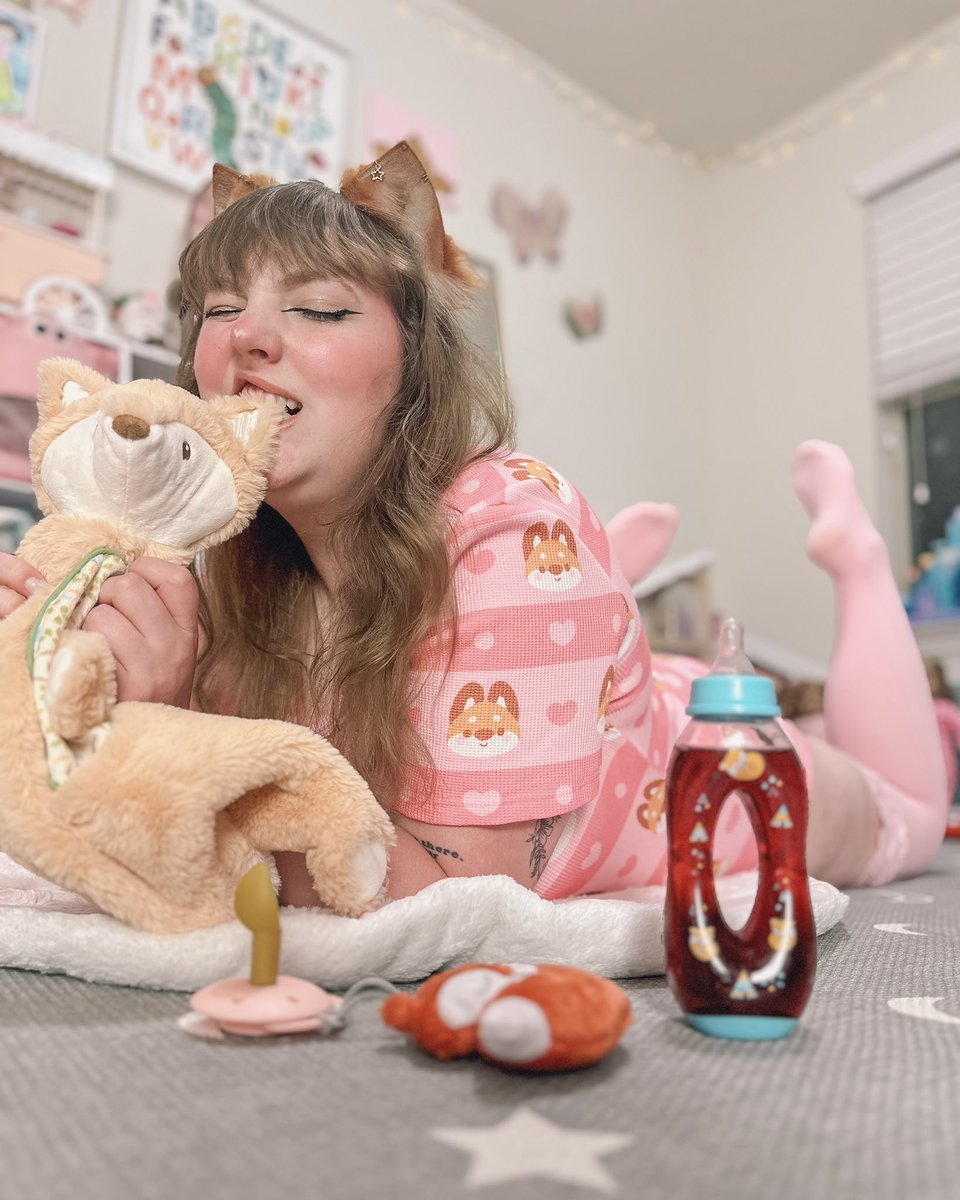 Onesies Downunder (@onesiedownunder) on Twitter photo Waffle fabric and foxie kisses—what more could you need? 🦊🩷
🐾 The Foxes (Pink) Onesie (designed by <a href="/PuppitKitten/">Puppit 🐾</a>) is dropping TOMORROW at 8PM EDT, June 17 💫
Turn on those reminder notifications 🔔 Don’t miss our release at onesiesdownunder.com!
📸: <a href="/TeenyAurora/">ur fav icky sis</a> Waffle fabric and foxie kisses—what more could you need? 🦊🩷
🐾 The Foxes (Pink) Onesie (designed by <a href="/PuppitKitten/">Puppit 🐾</a>) is dropping TOMORROW at 8PM EDT, June 17 💫
Turn on those reminder notifications 🔔 Don’t miss our release at onesiesdownunder.com!
📸: <a href="/TeenyAurora/">ur fav icky sis</a>