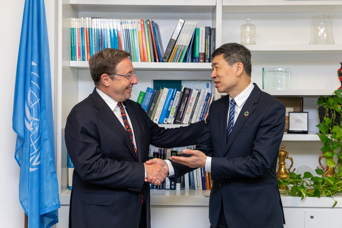 ASteiner's tweet image. It is with profound gratitude that I say ‘thank you and goodbye’ today to my colleagues in @UNDP and the @UN family.
It has been my honour to be part of this incredible organization for the last 8 years. 🙏
go.undp.org/U2Q