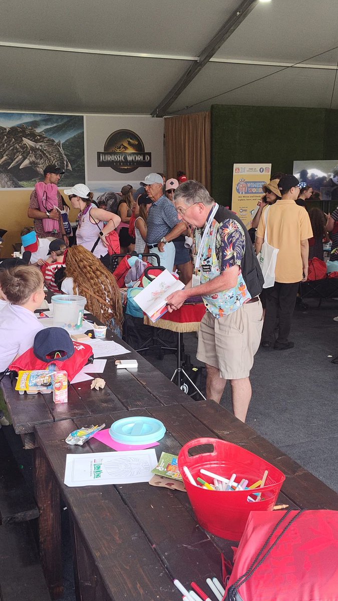 vanderwalmagic's tweet image. It was a fine pleasure to perform strolling magic in Discovery Land at this year’s Meijer LPGA Classic for Simply Give!  Event was held June 12 - 15 at Blythefield Country Club. 
Thanks to Meijer, its partners, and the attendees!  Full post at 

instagram.com/p/DK-kntRS4vr/…