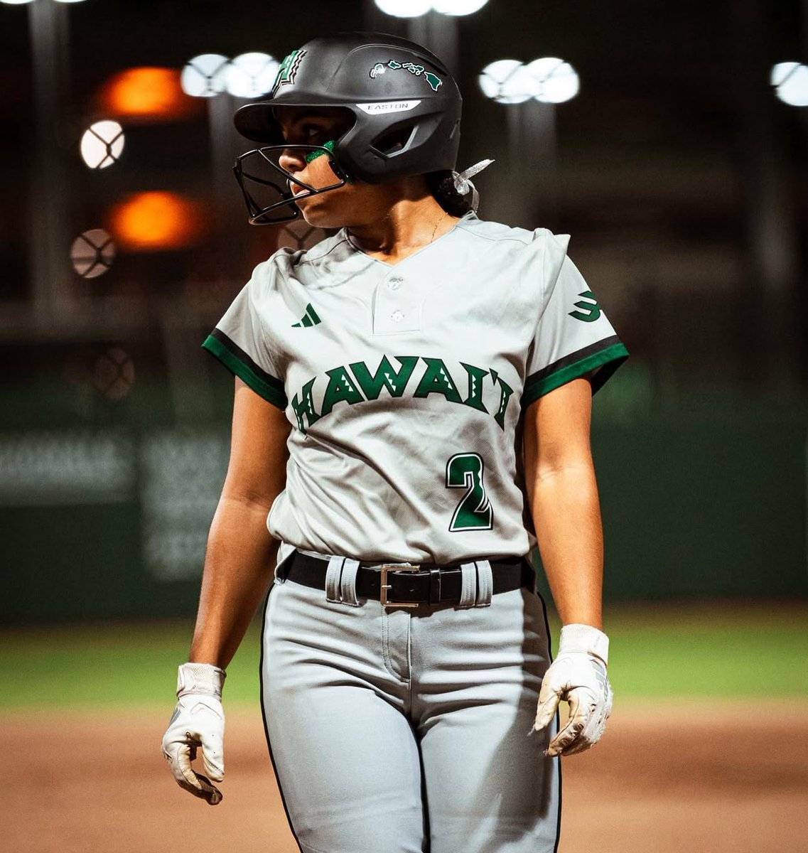 First semester of college academics WHILE in season and logging 53 games for 25,580 air miles = Deans List ✔️  
#workhard #collegiateathlete #hawaiisoftball #uhathletes