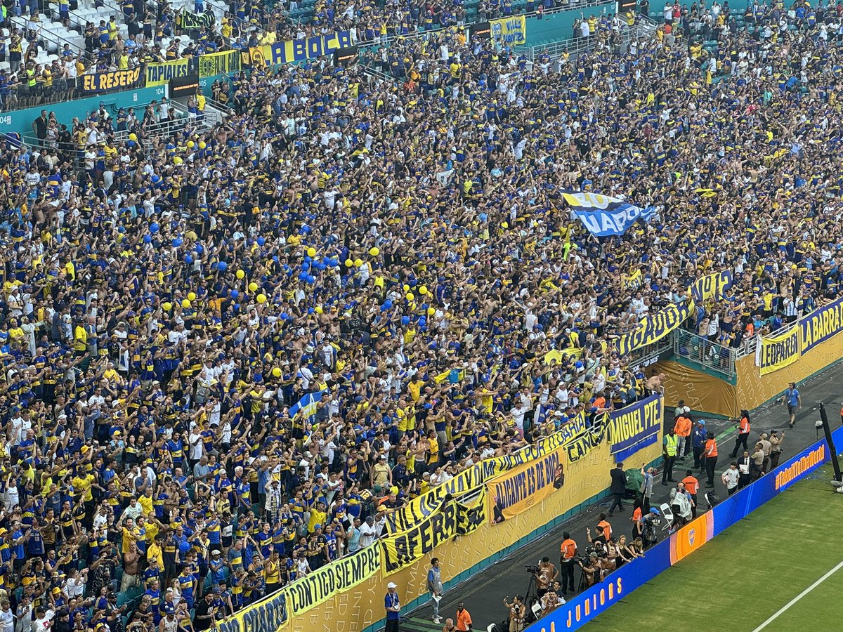 Absolute breath of fresh air watching Boca Juniors V Benfica.

Taking risks

Constant forward passing

Changes in possession 

Passion, fury &amp; flair

Dark arts 

Full-blooded tackles

Yellows &amp; reds 

Boca fans with a constant roar of noise 

The #FIFACWC needed this 

#DaleBoca
