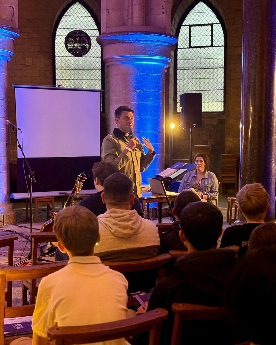 Thy Kingdom Come (@thykingdom_come) on Twitter photo As part of Thy Kingdom Come 2025, The Rt Revd Rose Hudson-Wilkin joined over 100 young people and their leaders at <a href="/CburyCathedral/">Canterbury Cathedral</a> to mark Pentecost with a powerful youth worship event. 🙏
Organised by the @canterburydio, the annual Fuse gathering brought young people together As part of Thy Kingdom Come 2025, The Rt Revd Rose Hudson-Wilkin joined over 100 young people and their leaders at <a href="/CburyCathedral/">Canterbury Cathedral</a> to mark Pentecost with a powerful youth worship event. 🙏
Organised by the @canterburydio, the annual Fuse gathering brought young people together