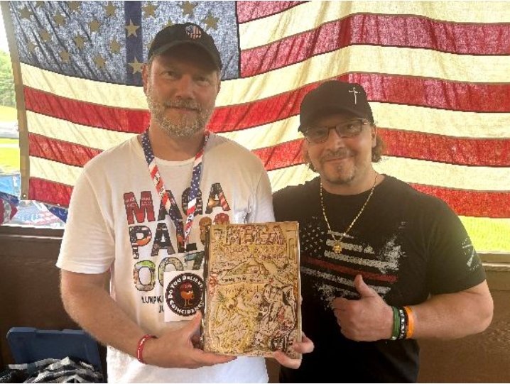 <a href="/NewsBlast17/">elENoCHle</a> I was honored to win the book created by <a href="/fziamond/">fziamond</a> . What an awesome prize and weekend!
#Magapalooza #PHPNews #PHPNewsNetwork #MAGA 🇺🇸
