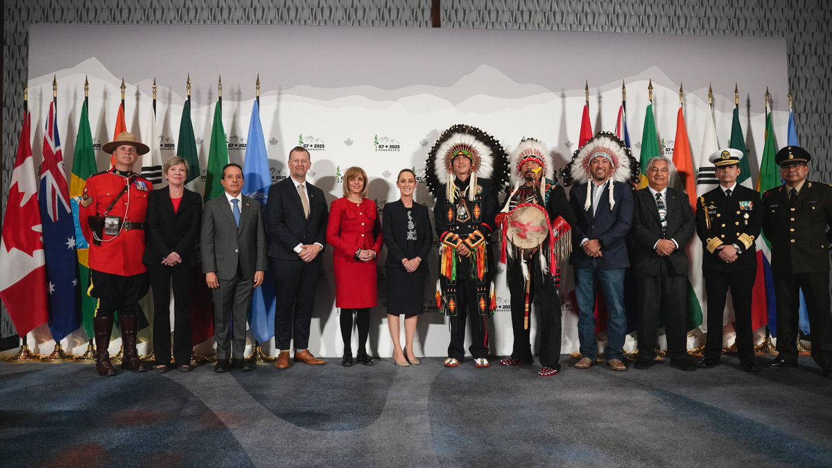 Claudiashein's tweet photo. Agradecemos a las autoridades y representantes de Calgary, Alberta, y de la nación originaria Tsuut'ina, así como a las y los paisanos por el grato recibimiento en Canadá. https://t.co/688ZlIppPA