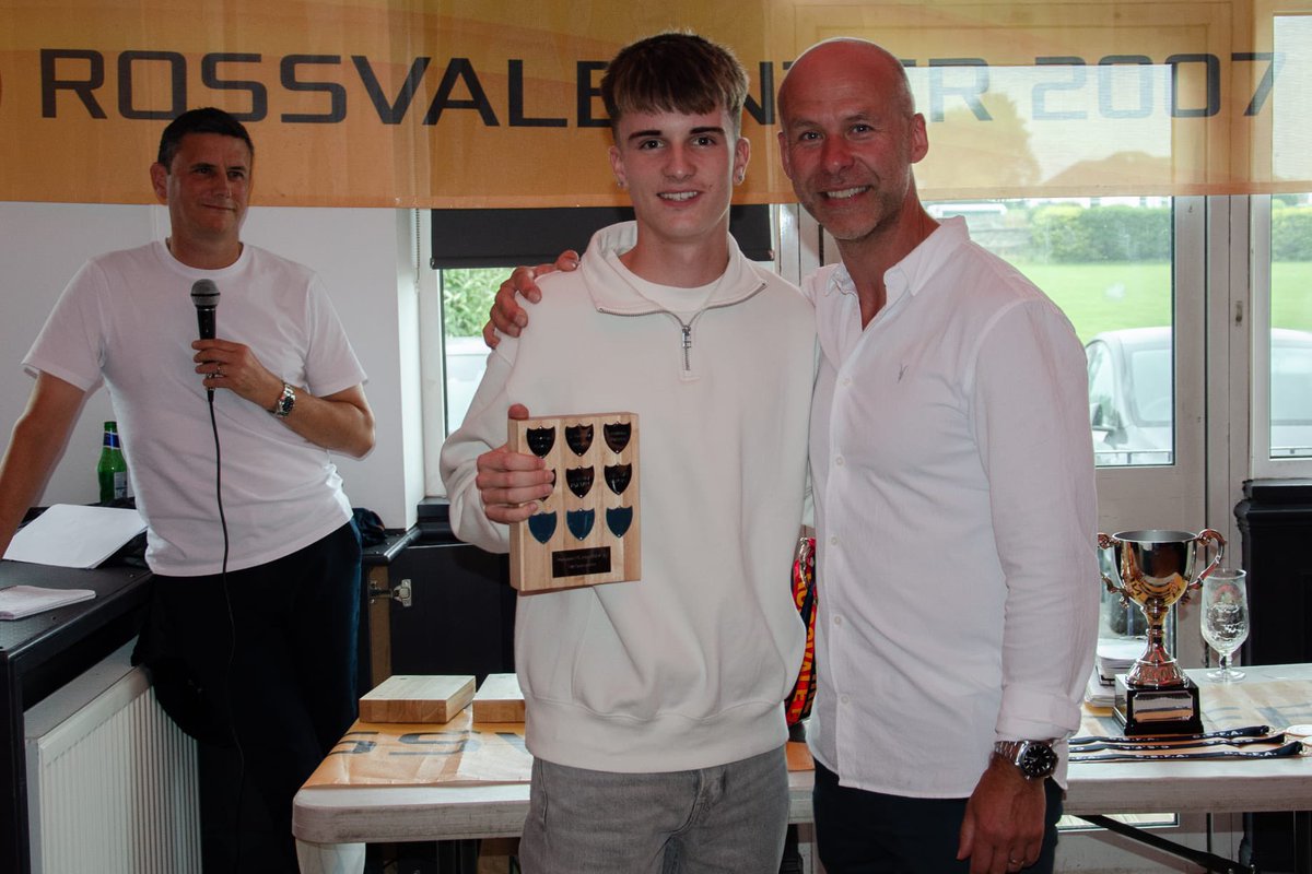 RossvaleFCInter's tweet photo. Sunday saw the final curtain drawn on a fantastic season for Inter, with presentation of the annual awards, a celebration of the team’s successes, and a tear or two shed for the end of an era. 

And with that, Rossvale Inter 2007 bow out of youth football…over and out! https://t.co/FkGDNJTuin