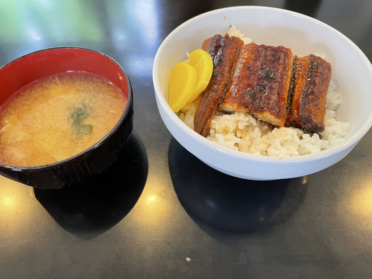 最近の朝食です！🍚

なんと日吉寄宿舎ではこの豪華な朝食が家賃込みで3万円台で食べられます🥳