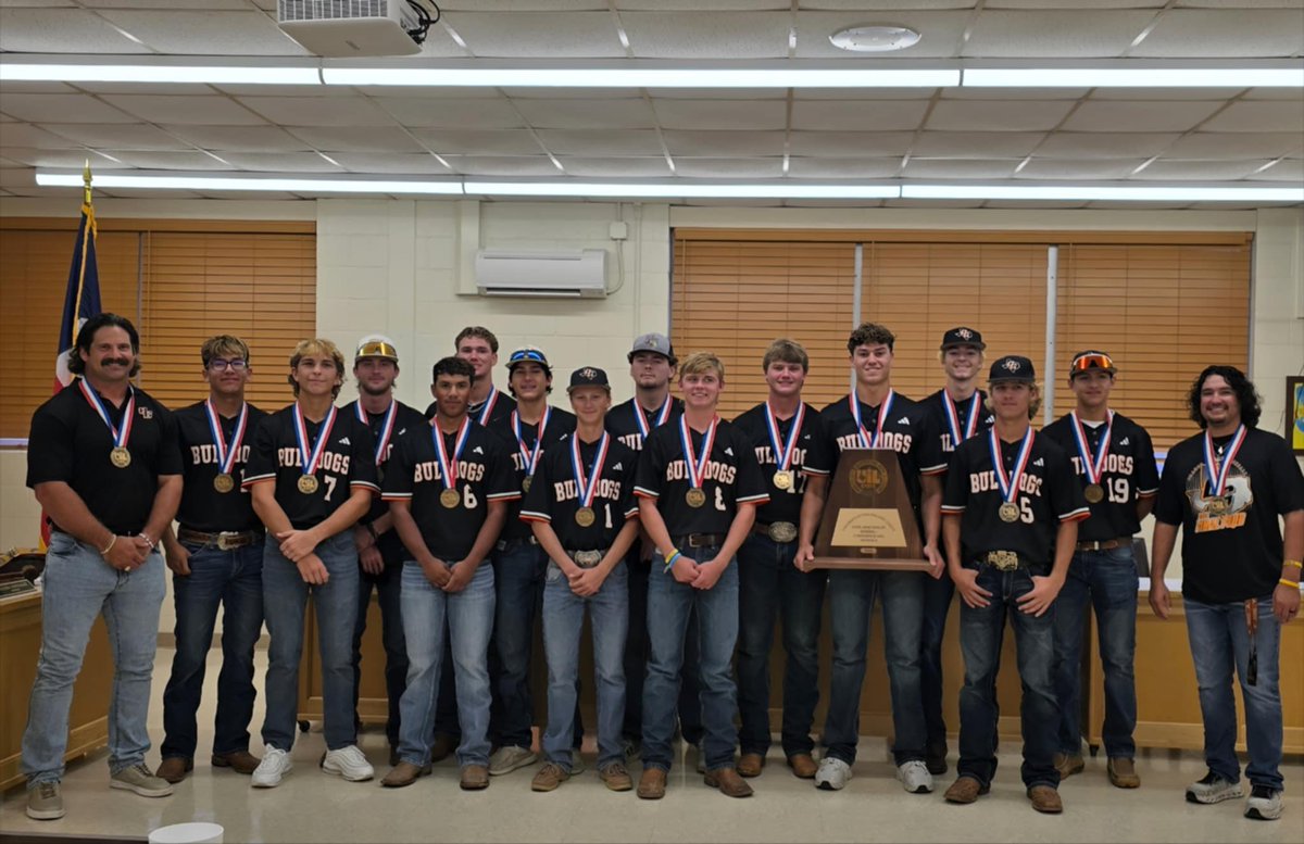 Orange Grove Bulldogs Baseball (@og_baseball25) on Twitter photo Our team was recognized and presented with the state semi-finalist medals and the state semi-finalists plaque at the OGISD board meeting tonight.
What a year for our guys and we thank everyone for the support!
<a href="/ChrisThomasson7/">Chris Thomasson - KIII Sports</a> <a href="/LarissaLiska/">Larissa Liska</a> <a href="/3ATxHsBaseball/">3ATxHsBaseball</a> <a href="/SouthTexasHigh1/">South Texas High School Baseball</a> Our team was recognized and presented with the state semi-finalist medals and the state semi-finalists plaque at the OGISD board meeting tonight.
What a year for our guys and we thank everyone for the support!
<a href="/ChrisThomasson7/">Chris Thomasson - KIII Sports</a> <a href="/LarissaLiska/">Larissa Liska</a> <a href="/3ATxHsBaseball/">3ATxHsBaseball</a> <a href="/SouthTexasHigh1/">South Texas High School Baseball</a>