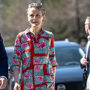 MoreauAgathe3's tweet image. C'est beau...
Sublime avec son kit du catalogue Sears
Et que dire de sa robe patchwork fait main
Pour copier ces looks
Allez chez Habillement Secours
T'es fière ou tu l'es pas...😏
Elbows up!🤪