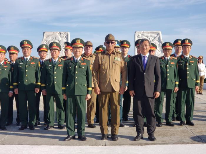 🇨🇺🇻🇳  🪷  Con una historia de amistad y solidaridad forjada por Fidel, Raúl y Ho Chi Minh, Cuba y Vietnam continúan fortaleciendo su relación en este «Año de la Amistad Vietnam-Cuba». 
🔗acortar.link/t7CQ16