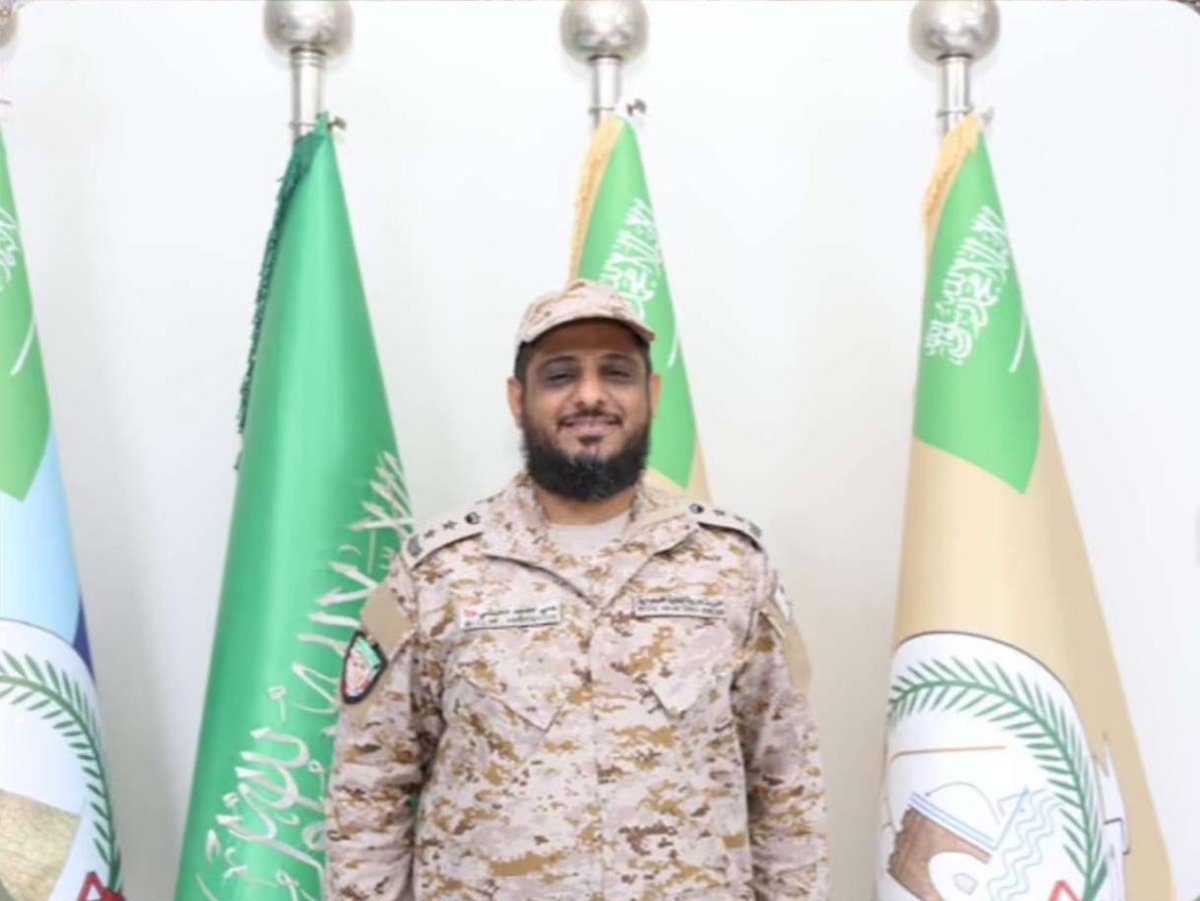 #جازان_الان
#المحانشة 

نهنئ ونبارك لسعادة العقيد/ علي محمد احمد سعيّد محنشي بمناسبة ترقيته إلى رتبة " عقيد " سائلين المولى عز وجل له التوفيق والسداد في خدمة الدين ثم المليك والوطن