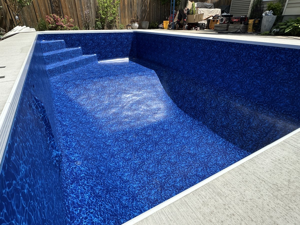 hbpools's tweet image. A new liner doesn’t just refresh your pool—it transforms your entire backyard. 

Faded, wrinkled, or leaking liner? It’s time for a change.

📞 Ready for a liner upgrade? Let’s get started.
📩 info@hbpools.com | 📱 613-212-0036

#HBPools #PoolLinerReplacement #OttawaPools