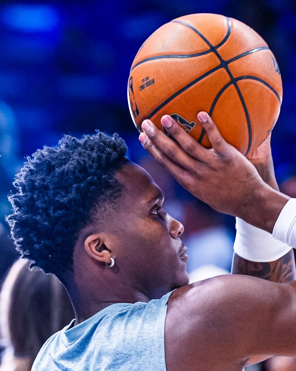 Pacers's tweet photo. warming 🆙 https://t.co/9riGxv7BiG