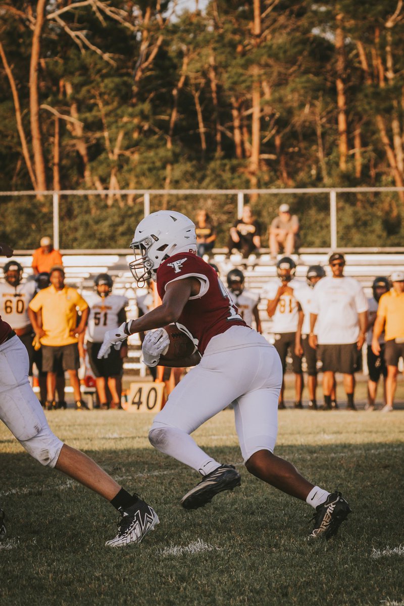 Coach___Cooper's tweet image. FBS, FCS, DII, DIII, NAIA and JUCO we have some dudes at Franklin County. Check them out🦅
2026 DE @JaMichealMille1 (holds a FCS offer) 2.6 GPA
hudl.com/v/2SBcH5
2026 QB @Owen10Juno (interested in D3/NAIA, highlight is in his Twitter Feed) 3.6 GPA
2027 ATH @sadiqjones08…