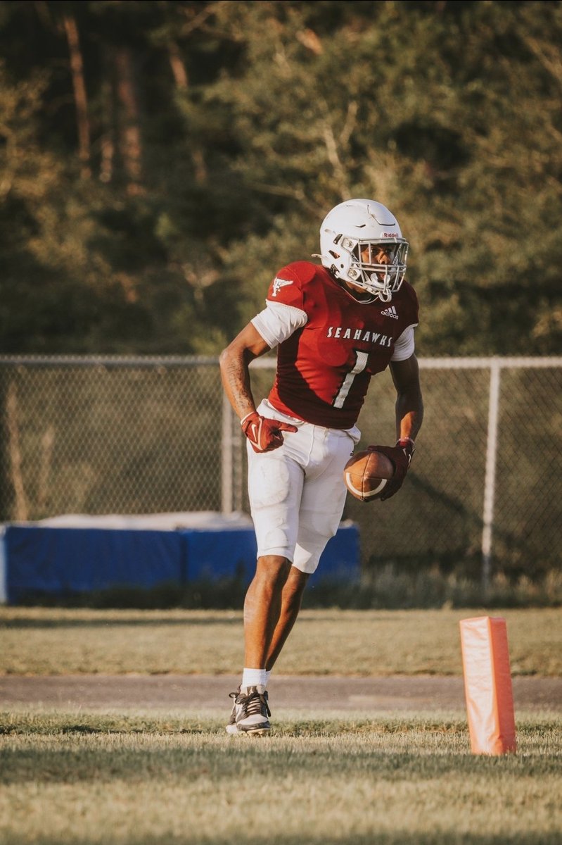 Coach___Cooper's tweet image. FBS, FCS, DII, DIII, NAIA and JUCO we have some dudes at Franklin County. Check them out🦅
2026 DE @JaMichealMille1 (holds a FCS offer) 2.6 GPA
hudl.com/v/2SBcH5
2026 QB @Owen10Juno (interested in D3/NAIA, highlight is in his Twitter Feed) 3.6 GPA
2027 ATH @sadiqjones08…