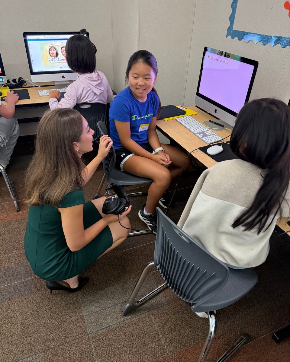 SolanaBeachSD's tweet image. SBSD summer enrichment students are learning the art of storytelling, podcasting, video production, and graphic design. Megan Spector, a former SBSD student &amp;amp; now a news reporter/anchor for KVOA in Tucson, brought real-world insight to the classroom! 

#SBSD #SummerEnrichment