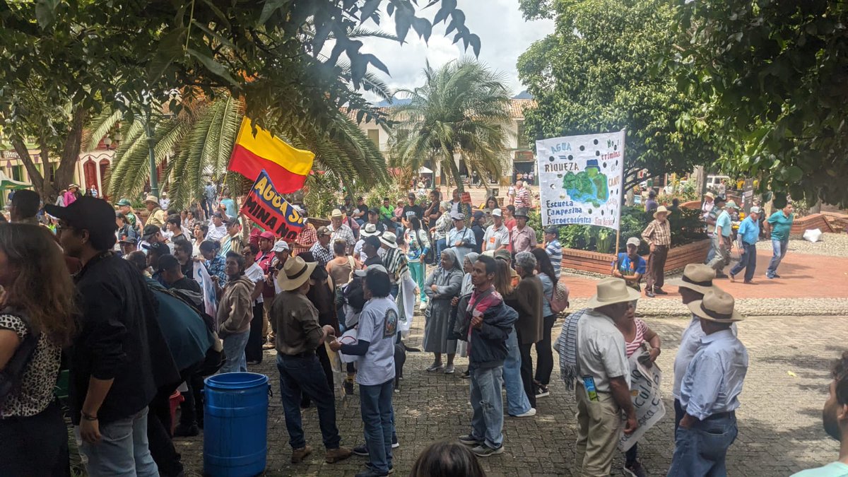 1/#Hoy, de acuerdo con nuestro mandato, observamos la audiencia penal de los 11 campesinos defensores del medio abiente en #Jericó #Antioquia donde el juez determinó que no había elementos para mantener su detención domiciliaria