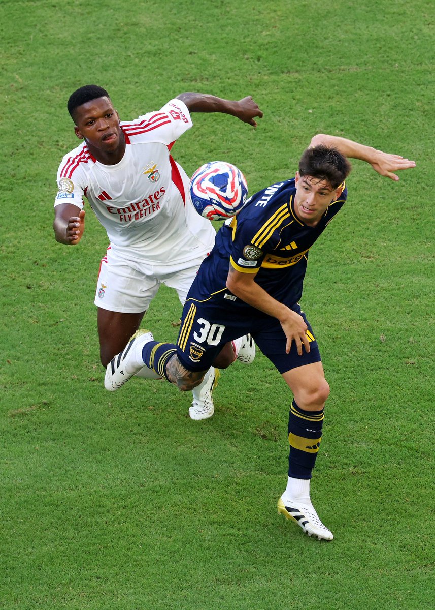 #MundialDeClubes. Empate intenso en #Miami. Al final ambos equipos jugaron con 10 hombres. 

#BocaJr 2 - 2 #Benfica