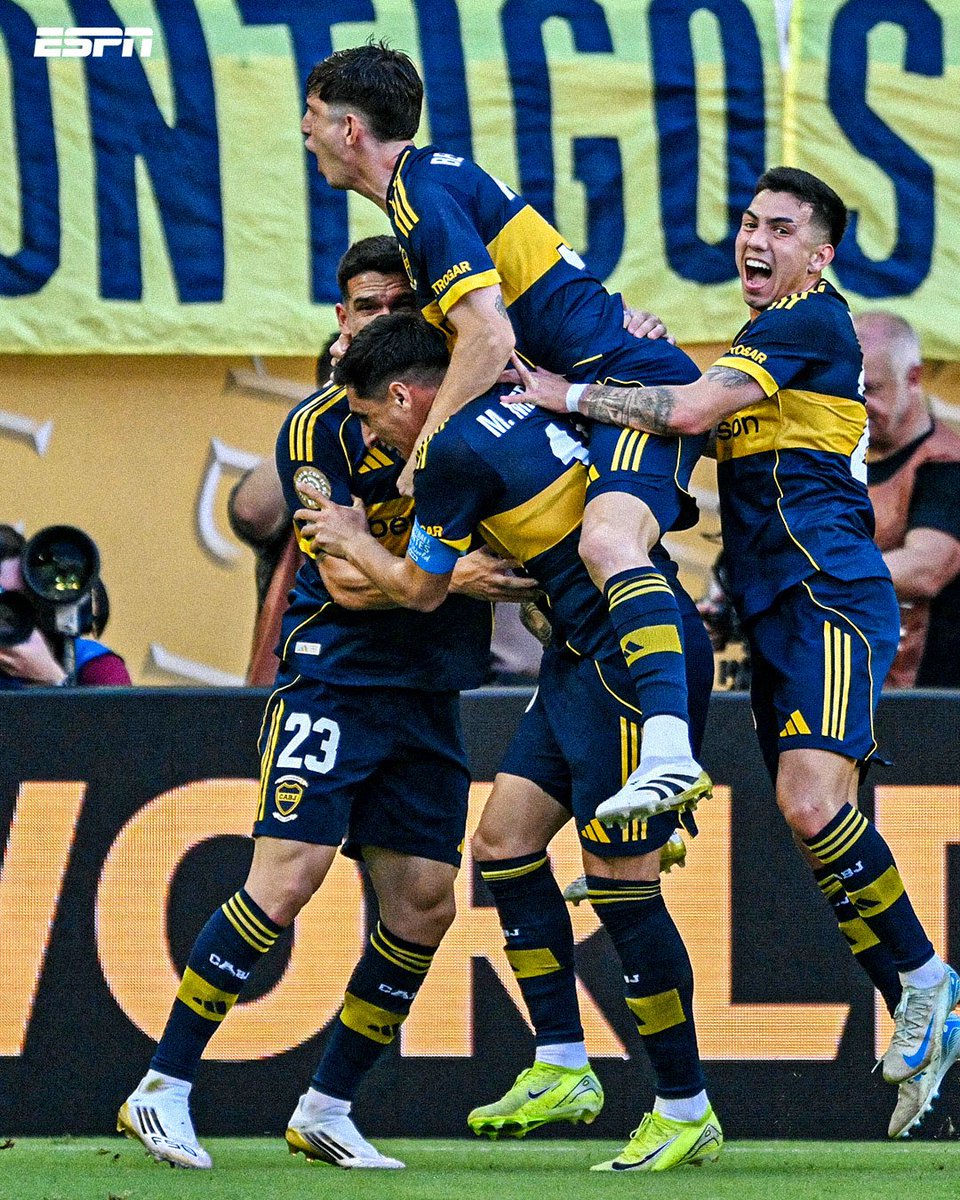 Personalmente no me llamaba la atención, quizás por no haber uruguayos. La incógnita de que iban a presentar los sudamericanos ante los siempre privilegiados europeos. Boca plantado, mordiendo y jugando. Una lástima el empate. El Mundial de Clubes resultó una buena idea.