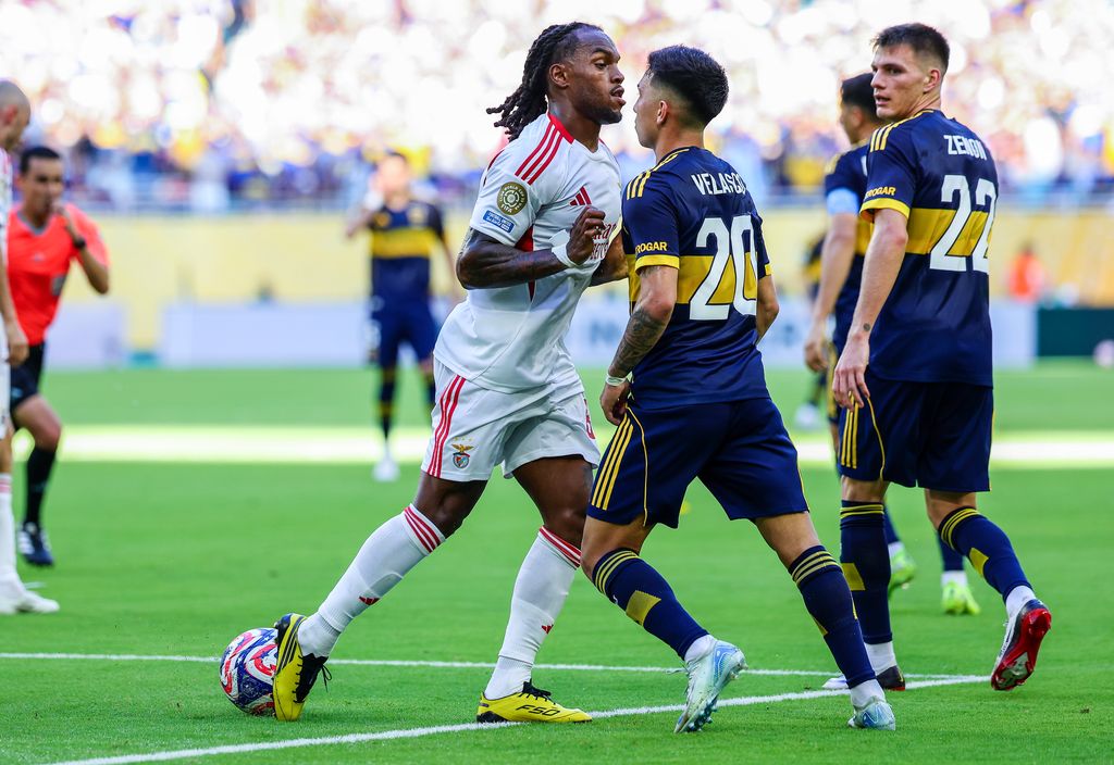 ¡FINAL! #CABocaJuniors 2 - 2 #SLBenfica [Merentiel 21', Battaglia 27' // Di María 45'+3 (p.), Otamendi 84']