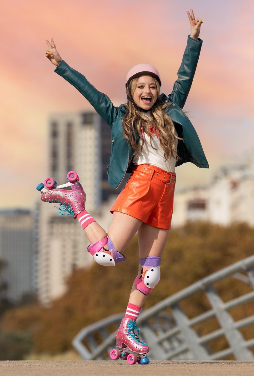 dreaminkarol's tweet photo. Luna Valente vuelve https://t.co/UzkayLjHtT