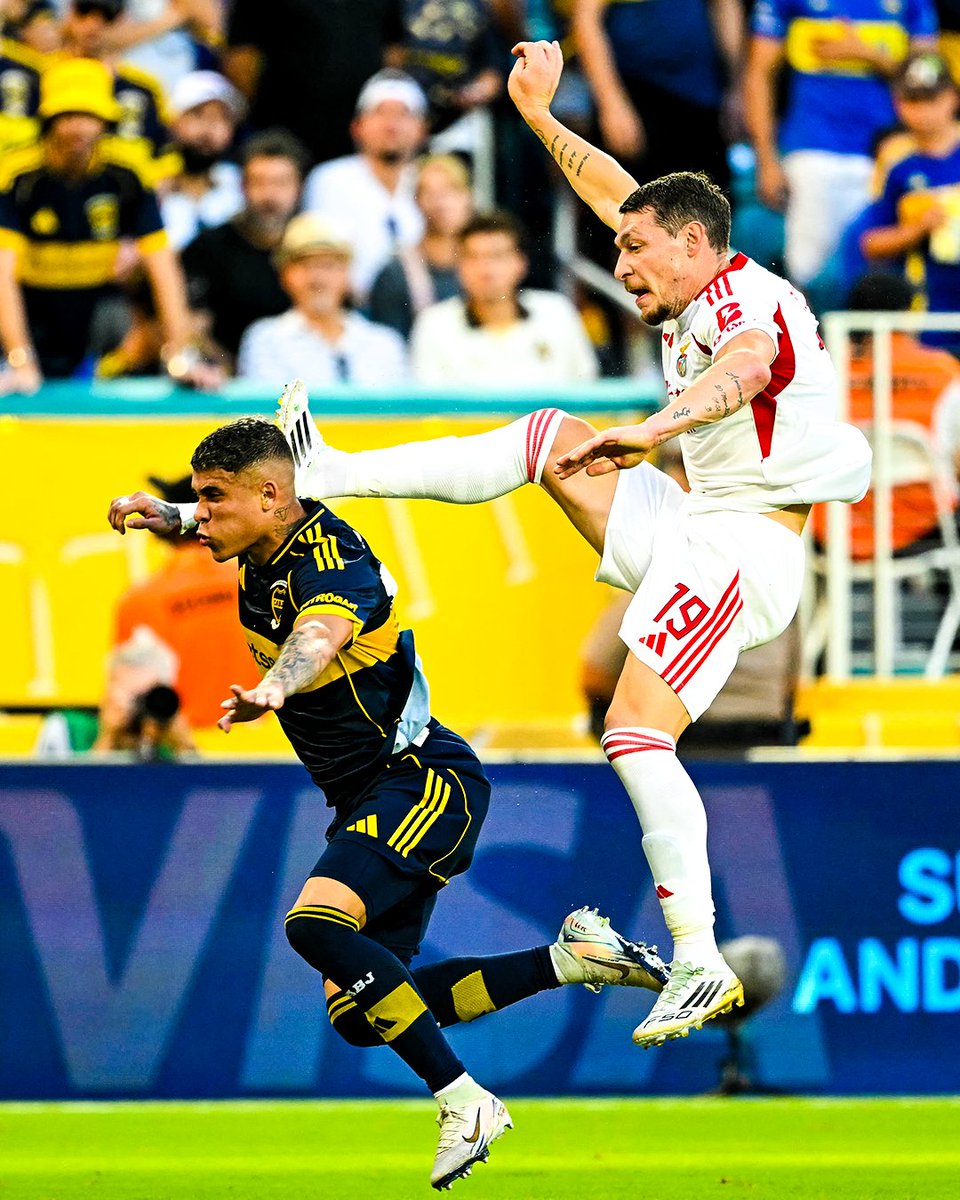 brfootball's tweet image. Argentines Di Maria and Otamendi scoring against an Argentine club. 

Goals. 

Red cards. 

A Benfica equalizer after going down to 10-men. 

Boca Juniors vs. Benfica was a ride 🍿