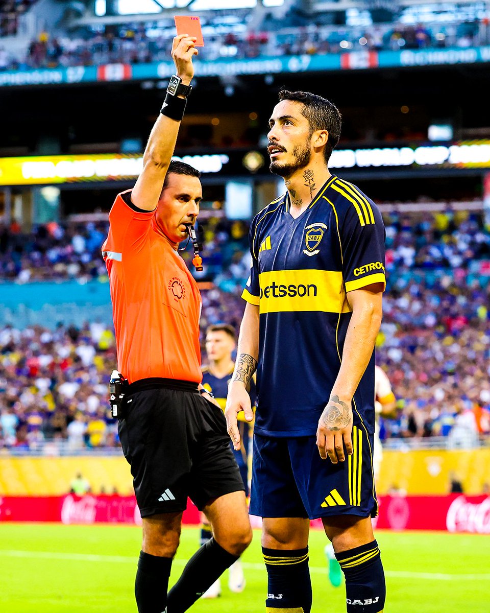 brfootball's tweet image. Argentines Di Maria and Otamendi scoring against an Argentine club. 

Goals. 

Red cards. 

A Benfica equalizer after going down to 10-men. 

Boca Juniors vs. Benfica was a ride 🍿