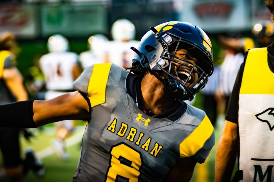 After an amazing camp and talk with <a href="/CJ_Reim/">CJ Reim</a> , I am blessed to receive my second offer from @adriancollegefb! #agtg #blessed 💛🖤