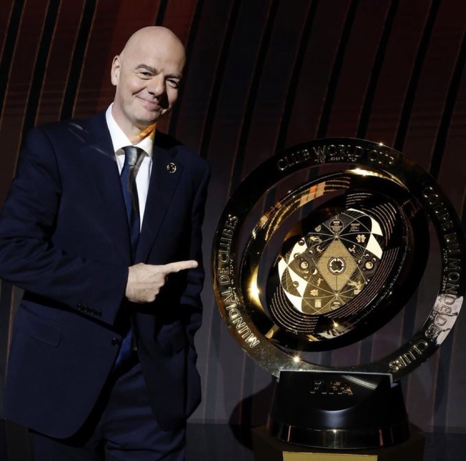 Esse careca desgraçado acertou muito nessa competição kkkkkkkkkkkkkkkkkkk