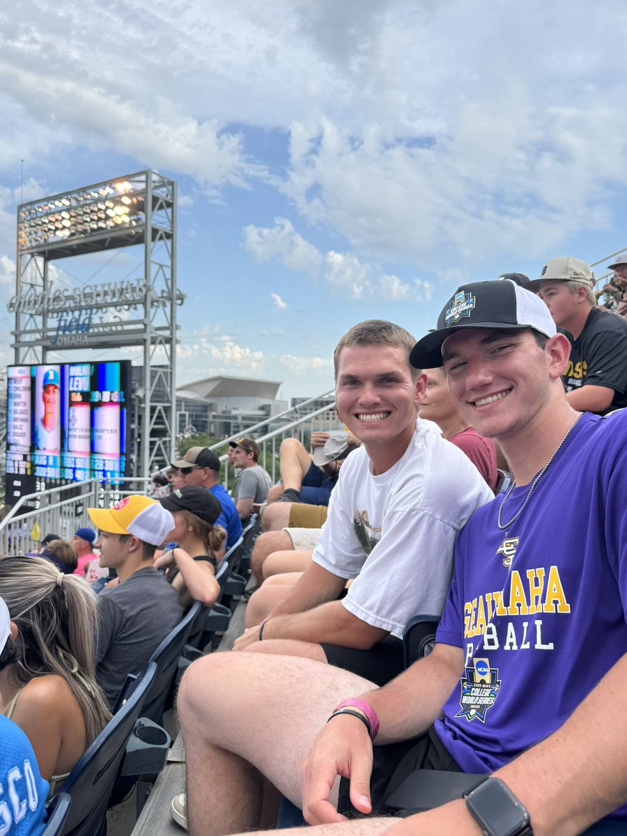 te_shaw's tweet photo. Beautiful night for some @LSUbaseball! 💜⚾️💛 #MCWS #Geauxmaha https://t.co/ZlYy9fcgZf