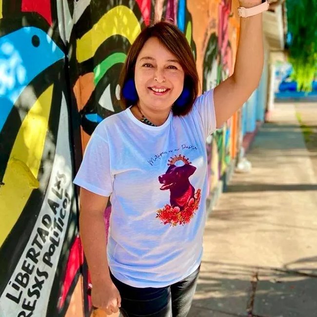 No olvidemos que <a href="/jeannette_jara/">Jeannette Jara Román</a> quería eliminar a nuestros <a href="/Carabdechile/">Carabineros de Chile</a> ...

FIN