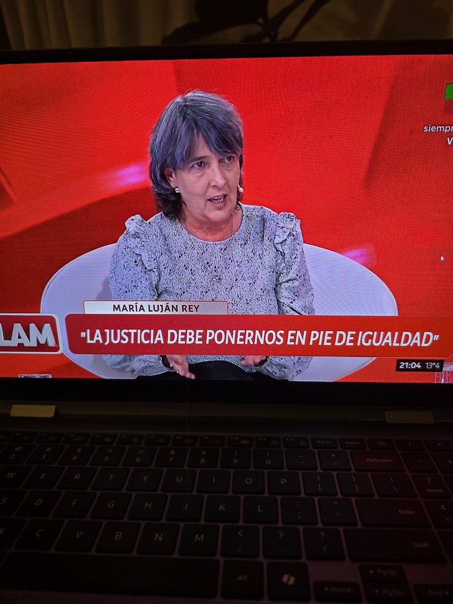 "Los corruptos mientas roban rebosan de salud, cuando los condenan piden prisión domiciliaria por cuestiones 'de salud' "
María Lujan Rey en #LAM con <a href="/AngeldebritoOk/">A N G E L</a>