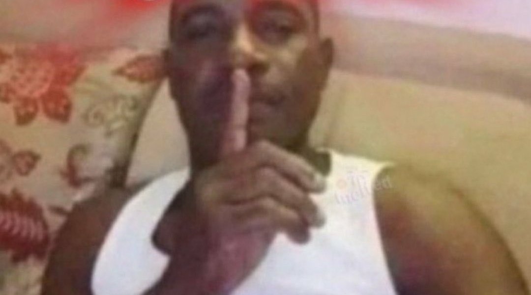 _mopaz_'s tweet image. Fui entrar no uber e dei uma cabeçada firme na porta
Ele so falou um "opa"
E eu fiquei assim