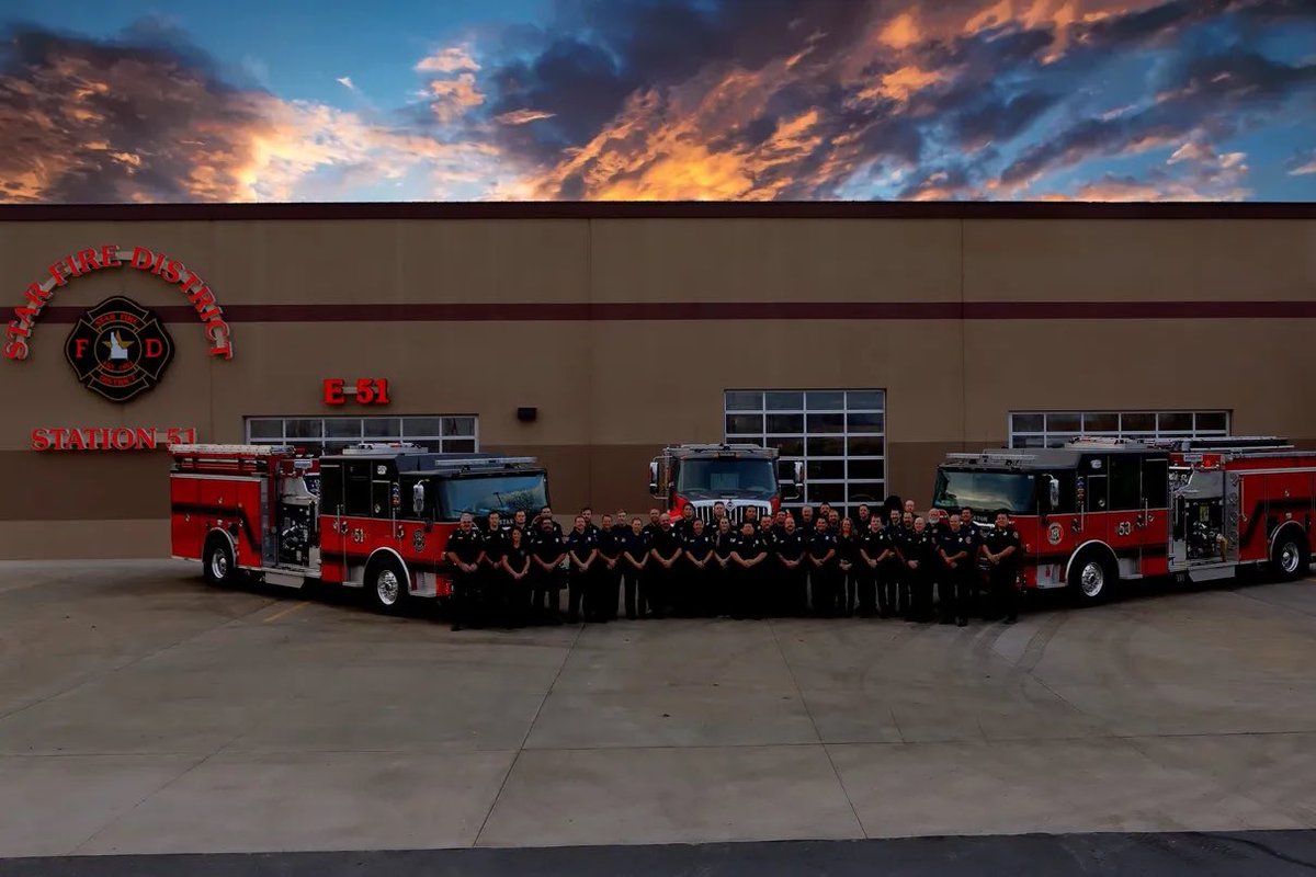 mayor_chadwick's tweet image. Thank you to our amazing Star Fire and surrounding agencies who helped stop and control this fire quickly. Stay safe out there
Mayor Trevor A Chadwick