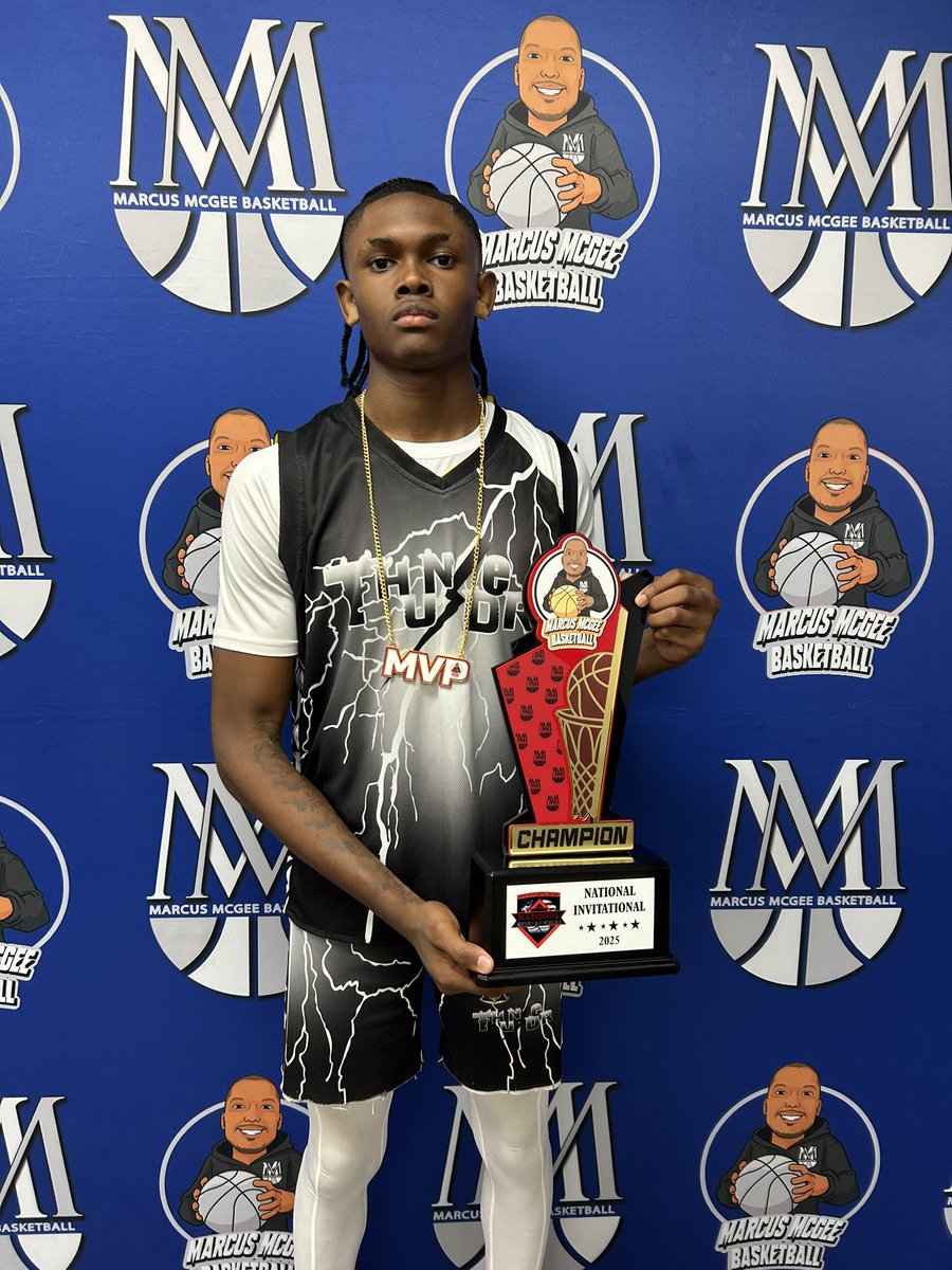 DimarquesBrown's tweet image. Had a great time this past weekend at @MMcGeeBball tournament ended up winning MVP 🙌🏾