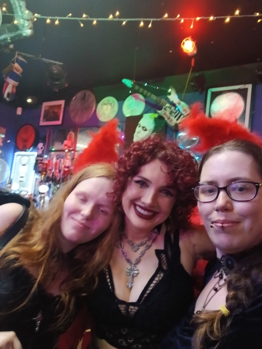 CrazydaeT's tweet image. An amazing night at the halocene gig with my daughter. Awesome night and met some awesome people. Ty addi for making tashas night with the pic she's still buzzing x
