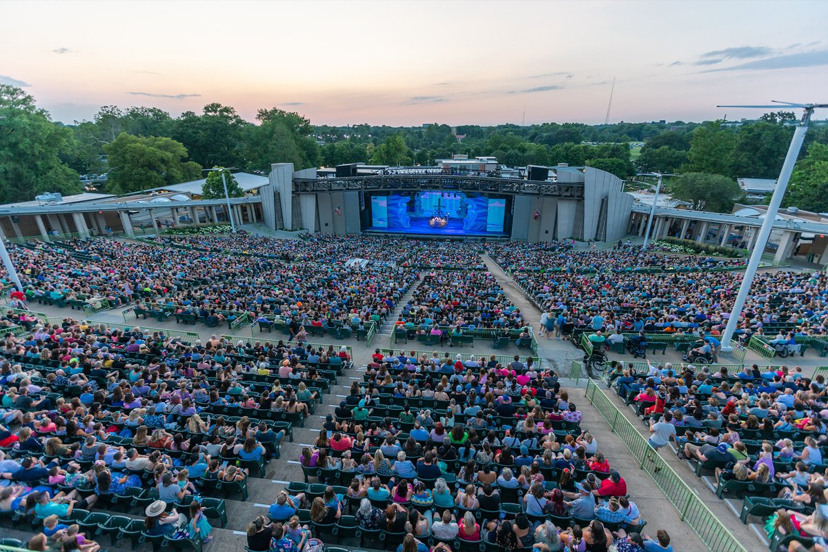 Who needs a spotlight at The Muny when you’ve got moonlit skies? 🌝 Missouri’s outdoor entertainment venues give every summer show even more star power. ✨

See the outdoor stages that take center stage: bit.ly/4eEodX3

— Mo #ThatsMyMO

📍 <a href="/TheMuny/">The Muny</a>, @ExploreStLouis