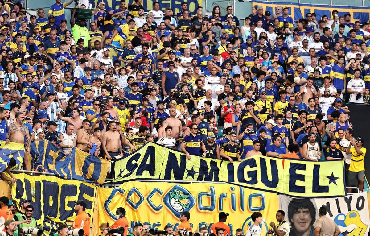 12_CABJ_12's tweet photo. Hinchada hay una sola!! https://t.co/0xRIWLCSdK