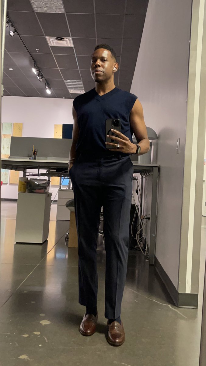 Decided to bust out arms today, it’s too hot to be this cute