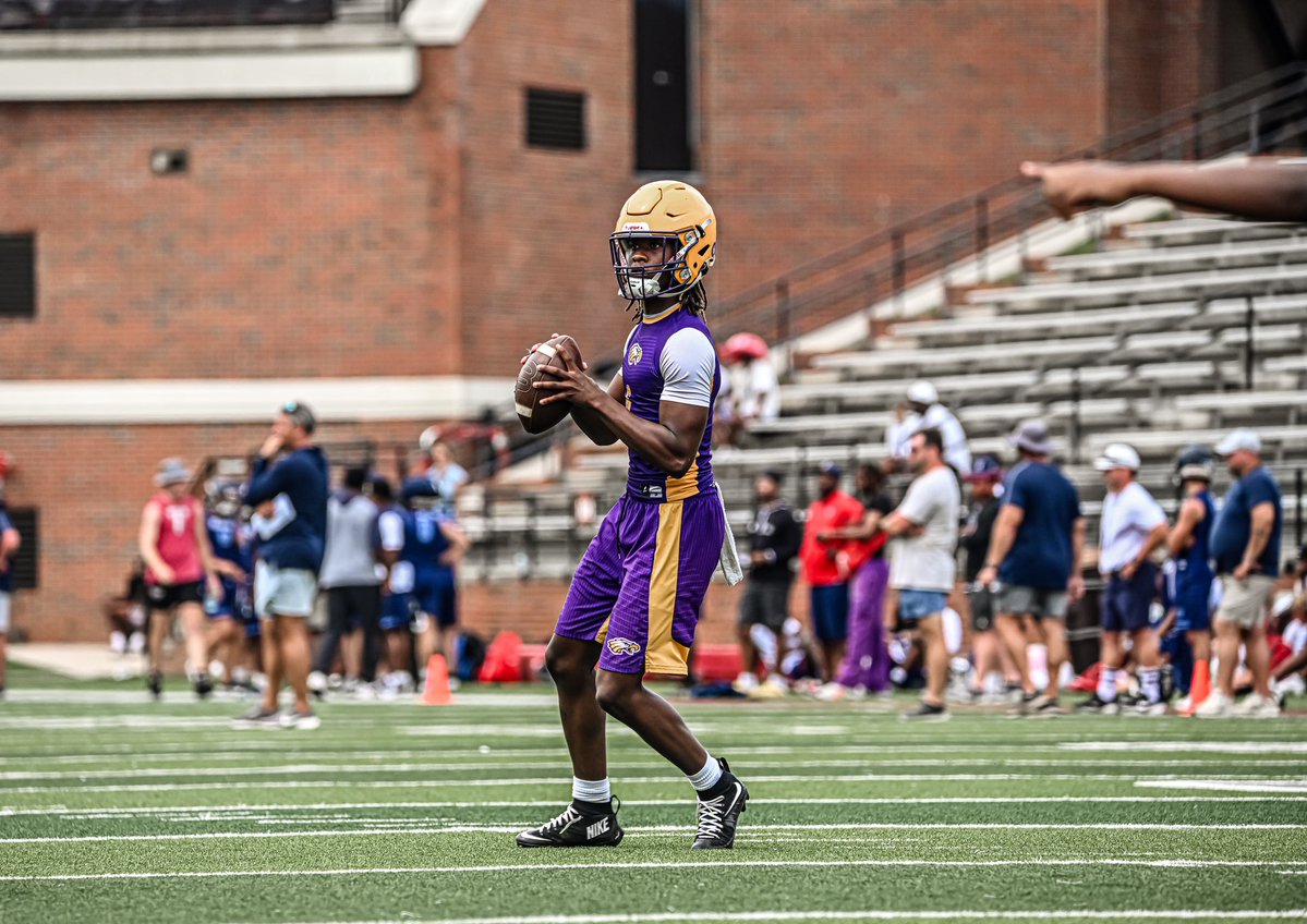 Jeremiah Kitt c/o26 ATH 
3.3 gpa , 6'0 ,175
(334)-425-6969
jeremiahkitt19@gmail.com
