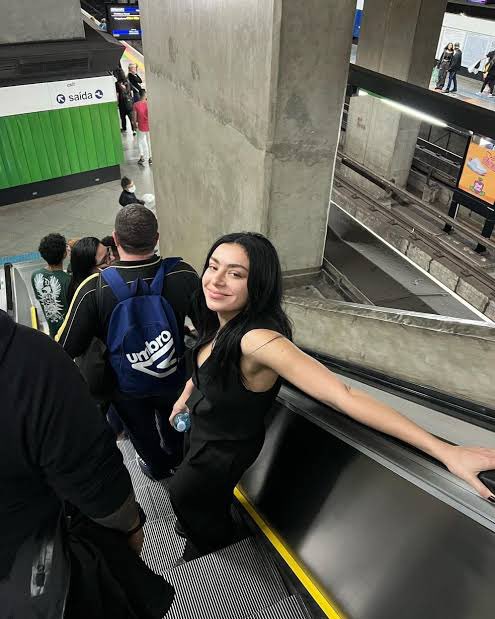 acervo charli xcx tweet media