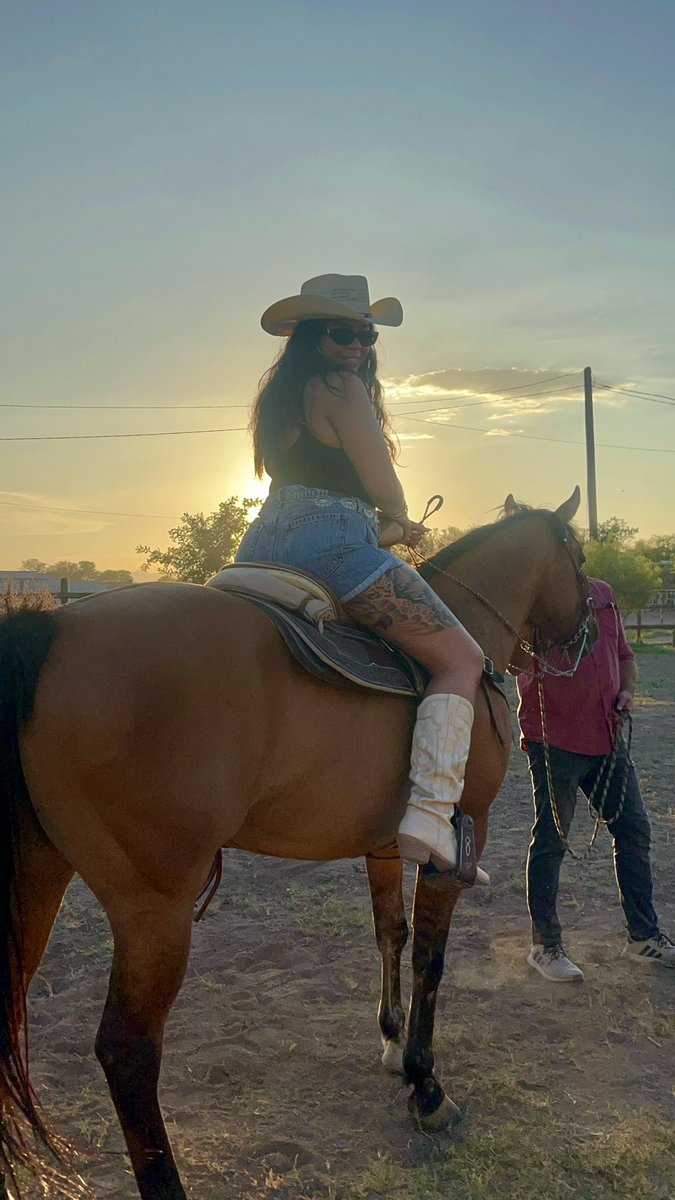 IvetteAngelique's tweet photo. I didn’t just enter my 30s, I returned to my roots to do it 🇲🇽 https://t.co/tyHqgjIvAL