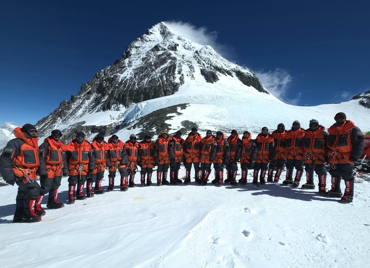 #GeneralUpendraDwivedi, #COAS,  felicitated the #IndianArmy mountaineering teams for their extraordinary achievements in summiting world’s highest peak — #MountEverest on 27 May 2025 and India's highest peak #Kanchenjunga on 19 May 2025.

A team of 22 Indian Army personnel scaled