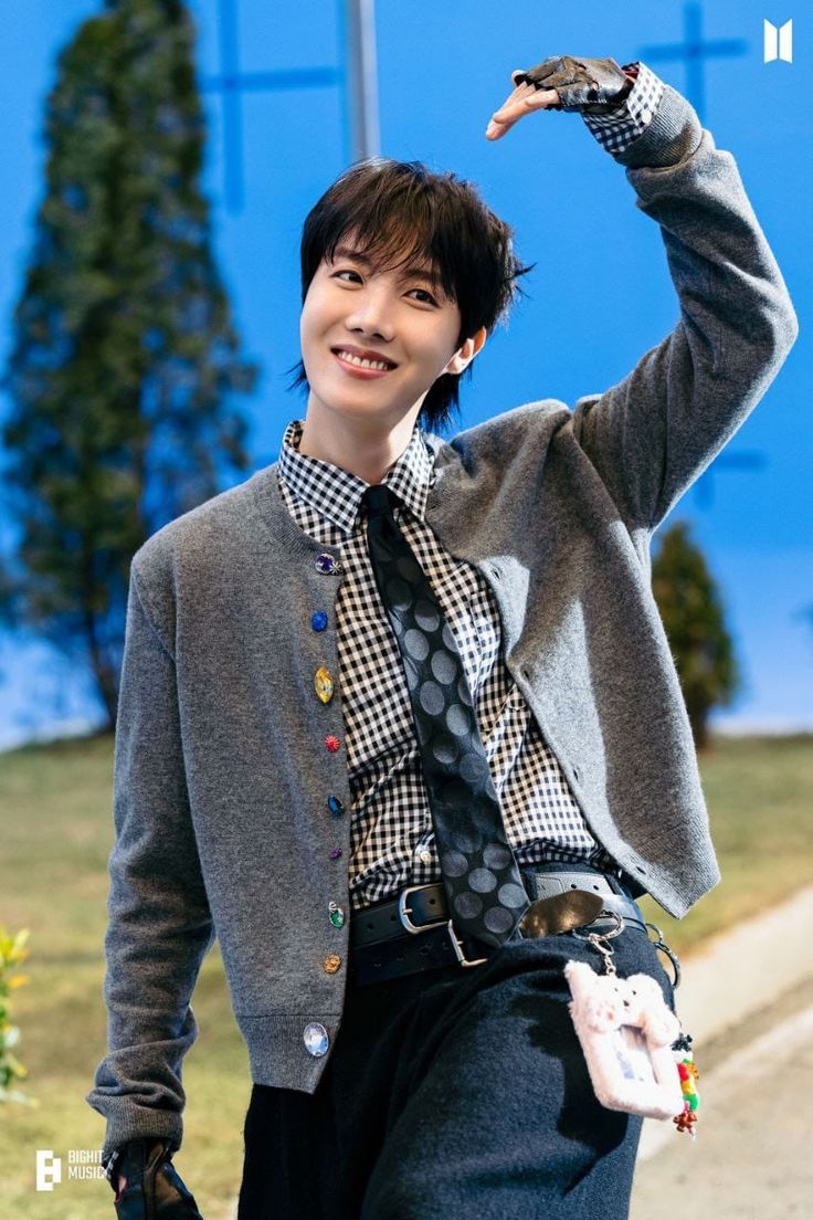 RT AND REPLY 

I vote #SweetDreams for #FeatInternacionaldoAno at the #SECAwards