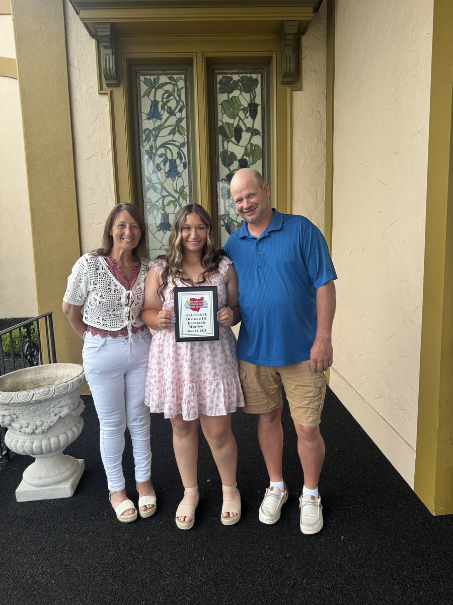 So grateful to attend the Ohio All-State banquet this evening with some of my favorite people. <a href="/OhioLasersGray/">Ohio Lasers Gray 07</a> <a href="/MikaelaHolp/">Mikaela Holp</a> <a href="/PHochradel_2025/">Payton Hochradel</a> <a href="/BronwynnLeighty/">Bronwynn Leighty</a> <a href="/NRHSFastpitch/">NRHS Softball</a> <a href="/MSJSoftball/">MSJ Softball</a> <a href="/nrhsathletics/">Doug Foote</a>