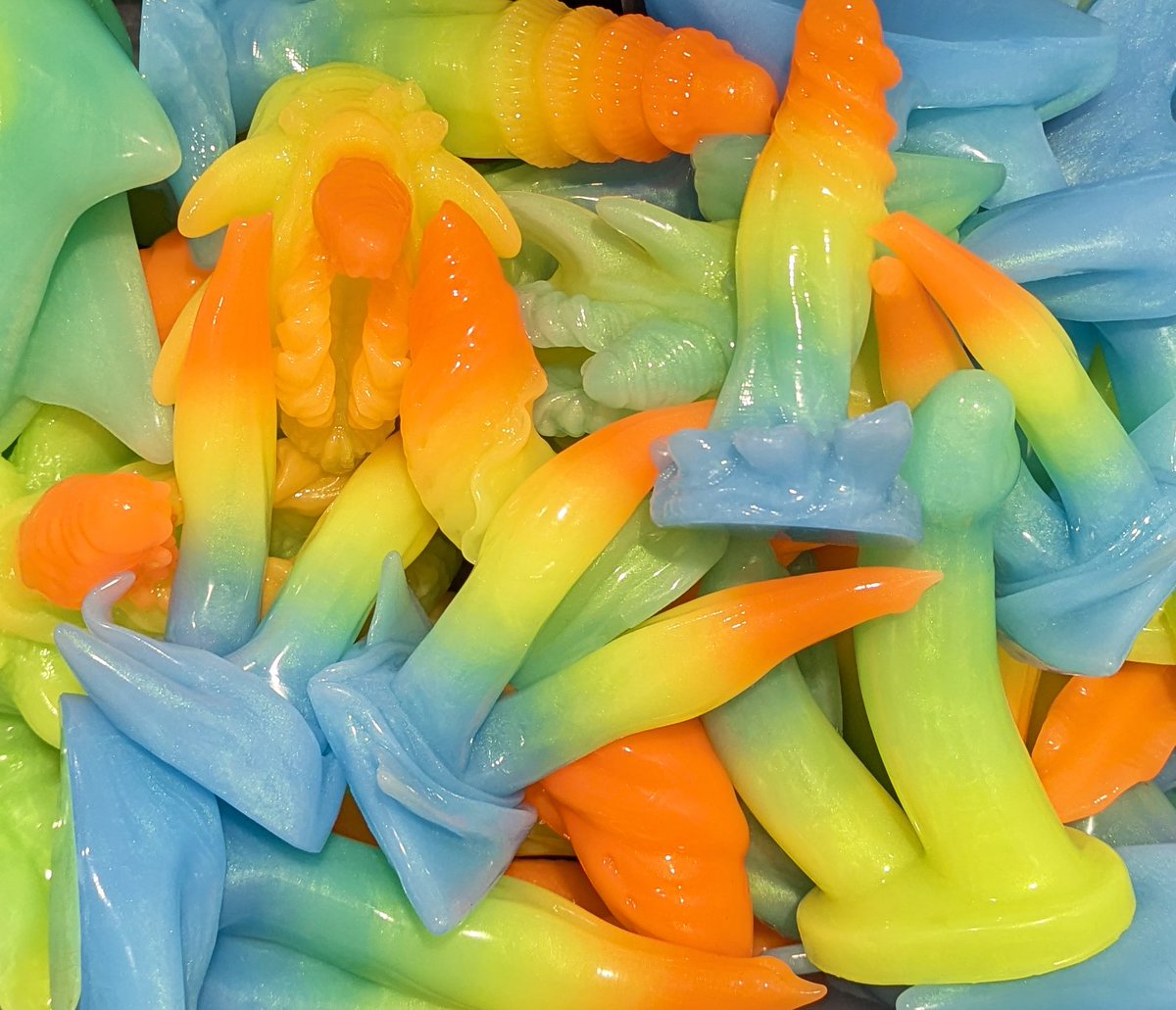 Now for something completely different: GITD tropical neons!
🍊🍋🍏🫐