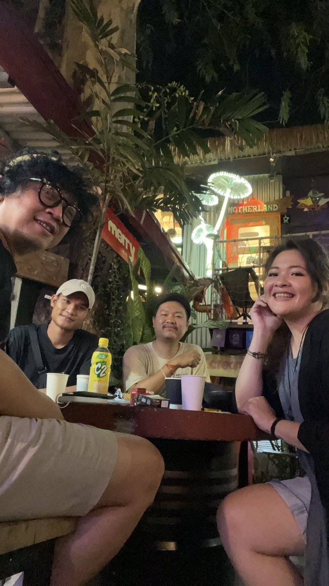 wakeupiris's tweet image. Bareng partisipan Laos dan Myanmar 🍃