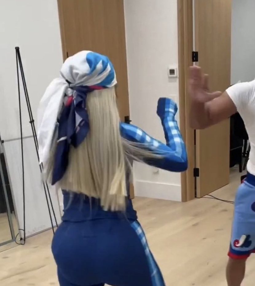 onika4l1fe's tweet image. Thinking about this…