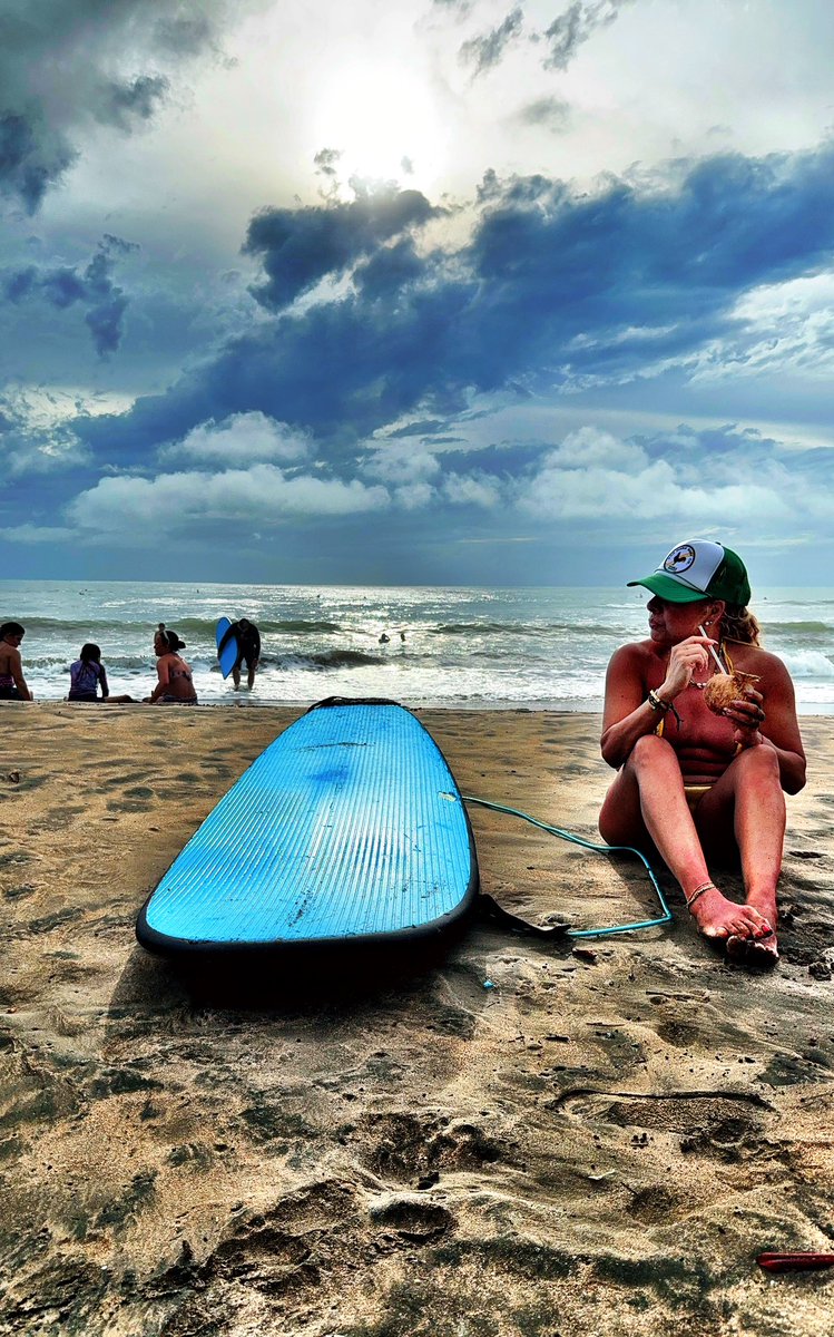 karinaNYcook's tweet image. #Costarica let the waves set you free . Coconut water and rum #cocoloco #tamarindobeach