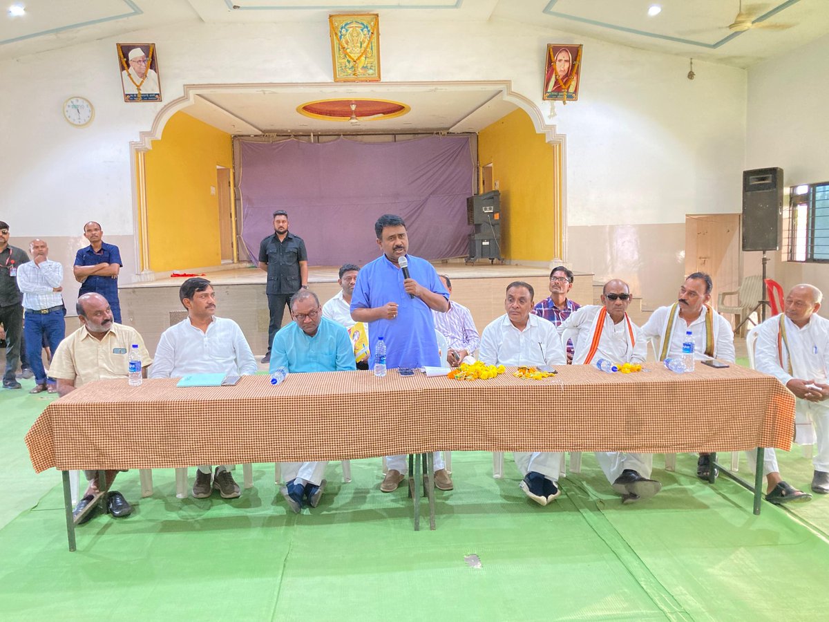 Abdul Khaleque (@mpabdulkhaleque) on Twitter photo Interacted with Vastra Udyog Karmachari Sanstha, a Trade Union affiliated with INTUC at Saunsar Town alongwith MLAs Shri Vijay Chaure ji and Shri Montu Solanki ji , Ex MLA Shri Suresh Zalke ji on Monday as part of Sangtahan Srijan Abhiyan of <a href="/INCMadhyaPrades/">INCMadhyaPradesh</a> . Interacted with Vastra Udyog Karmachari Sanstha, a Trade Union affiliated with INTUC at Saunsar Town alongwith MLAs Shri Vijay Chaure ji and Shri Montu Solanki ji , Ex MLA Shri Suresh Zalke ji on Monday as part of Sangtahan Srijan Abhiyan of <a href="/INCMadhyaPrades/">INCMadhyaPradesh</a> .