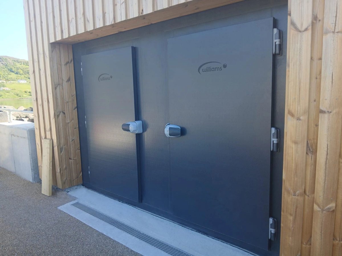 WilliamsRef's tweet photo. Check out this recently installed external coldroom at Uig Ferry Terminal, Isle of Skye! Built to handle outside elements they are designed to perform in even the toughest weather, providing reliable food storage that you can rely on. 

 #Coldroom #ExternalColdroom #IsleOfSKye https://t.co/sOxN8Gr8xA